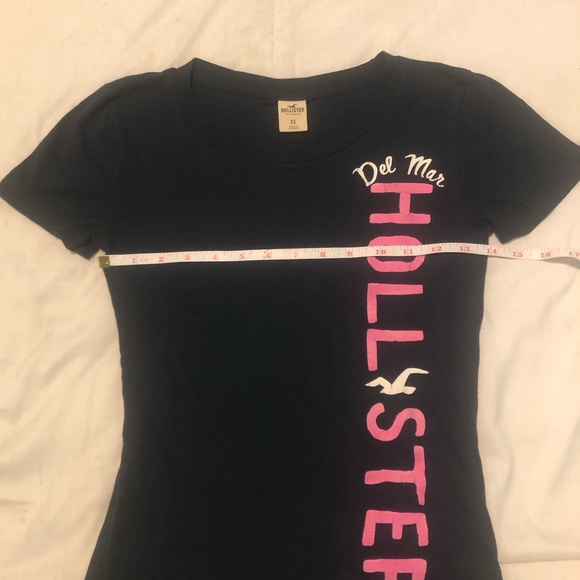 3/20$ Hollister - Navy Blue T - Shirt - Picture 2 of 4